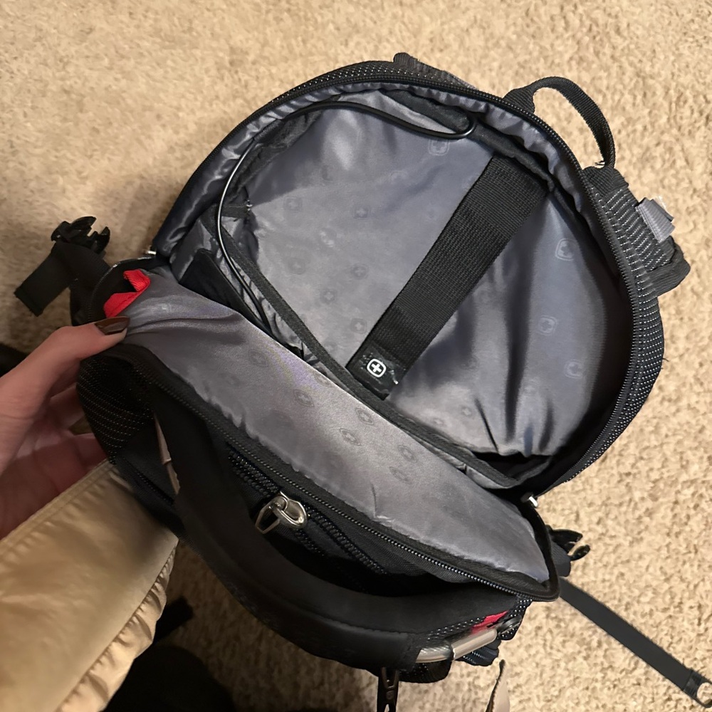 SwissGear Black Backpack for Men - Picture 5 of 5